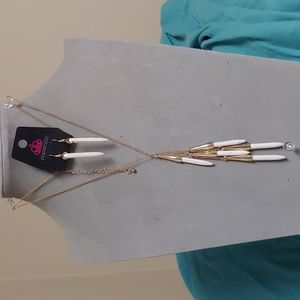 Paparazzi Gold chain with Gold and white acrylic pendant and matching earrings